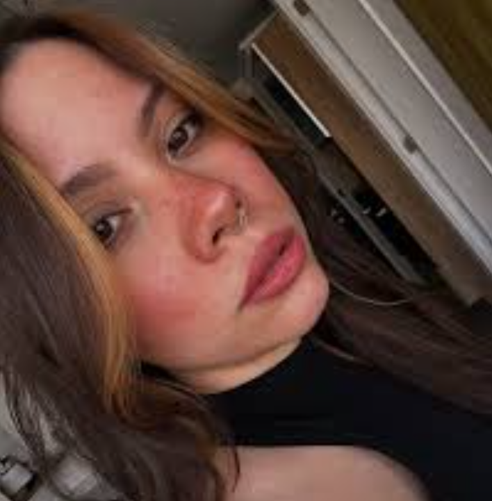 <em>Isabel R.</em>